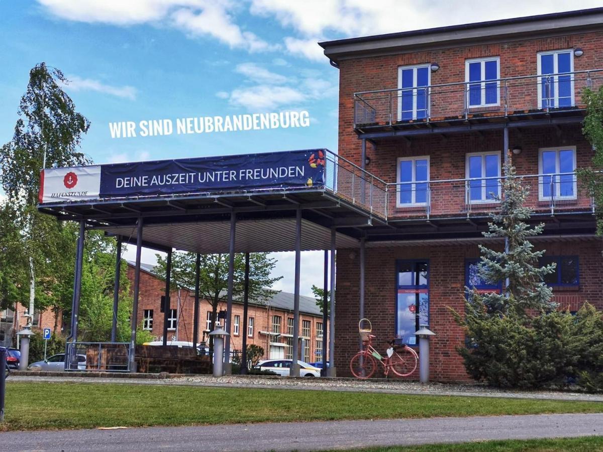 Hafenstunde Hotel Нойбранденбург Екстериор снимка